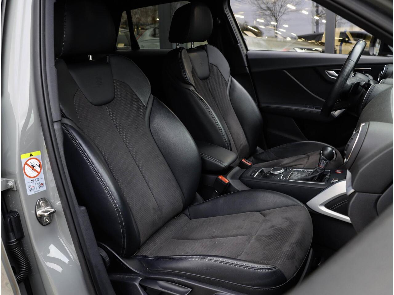 Audi SQ2 2.0 TFSI 300PK Aut. Adaptive Cruise Quantumgrijs