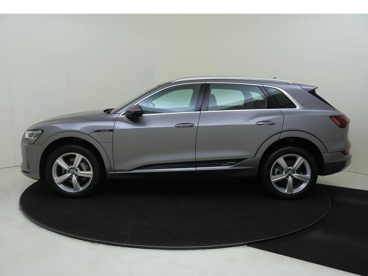 Audi e-tron e-tron 50 quattro Launch edition 71 kWh | SoH 100% | Luchtvering | Navigatie Plus | Lederen bekleding | Elektrisch verstelbare voorstoelen | Parkeersensoren | Cruise control |