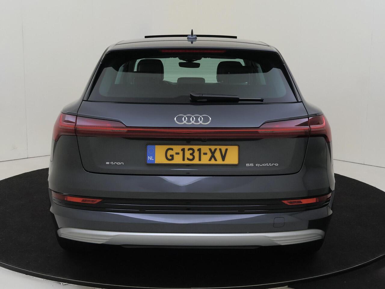 Audi e-tron e-tron 55 quattro advanced 95 kWh | SOH 100%| Panoramadak | Achteruitrijcamera | Adaptieve cruise control | Lederen bekleding | Navigatie Plus | CarPlay | Elektrische achterklep |