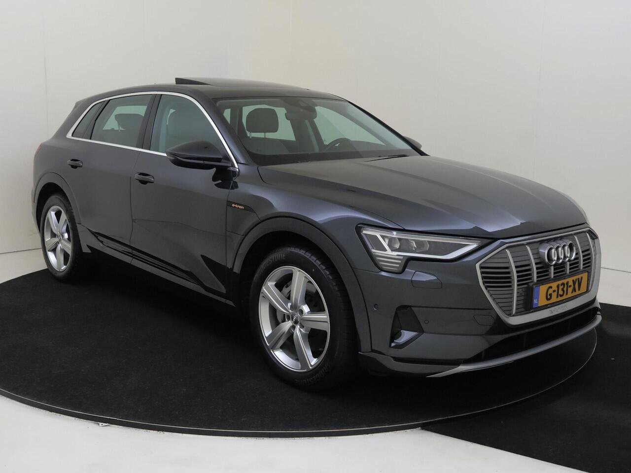 Audi e-tron e-tron 55 quattro advanced 95 kWh | SOH 100%| Panoramadak | Achteruitrijcamera | Adaptieve cruise control | Lederen bekleding | Navigatie Plus | CarPlay | Elektrische achterklep |