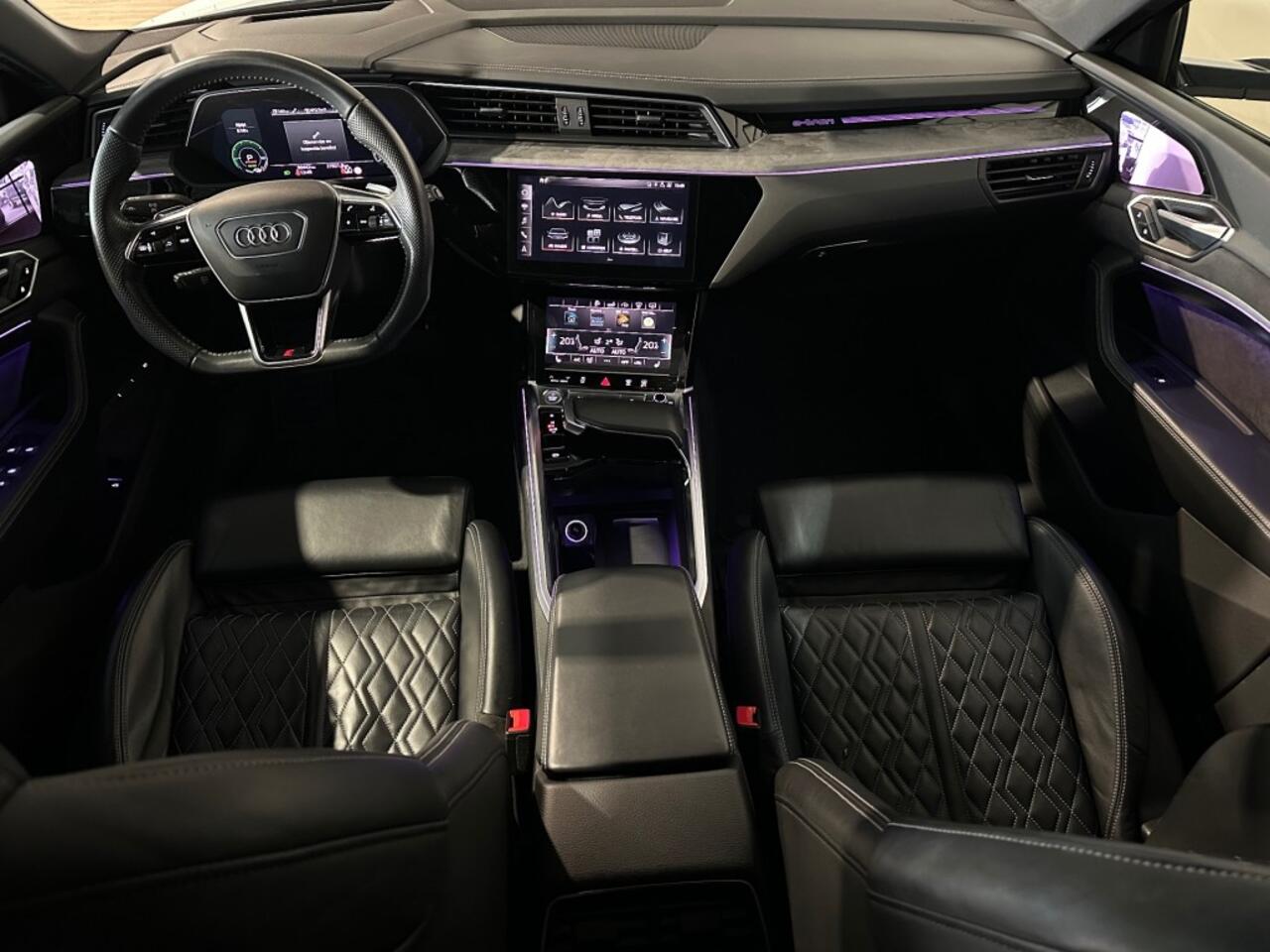 Audi e-tron E-TRON 55 Q ADV PL S l PANO l HUD l STOELVERW l LUCHTVERING l