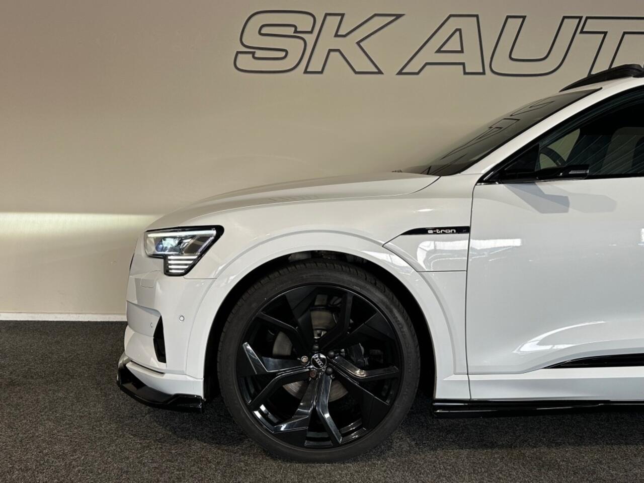 Audi e-tron E-TRON 55 Q ADV PL S l PANO l HUD l STOELVERW l LUCHTVERING l