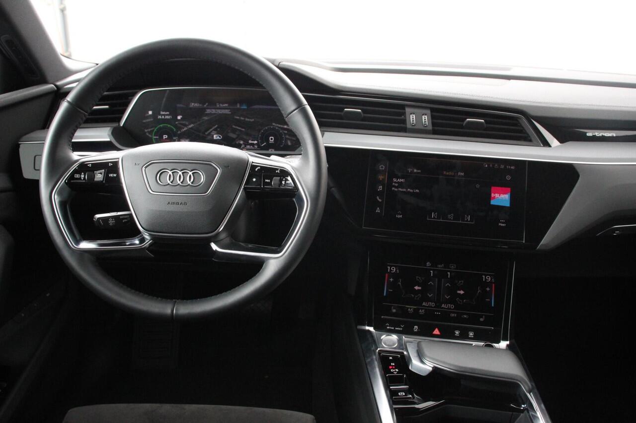 Audi e-tron e-tron 55 quattro advanced Pro Line Plus 360pk! | Navigatie | Climate Control | Electrisch bedienbare achterklep | Camera | Alcantara