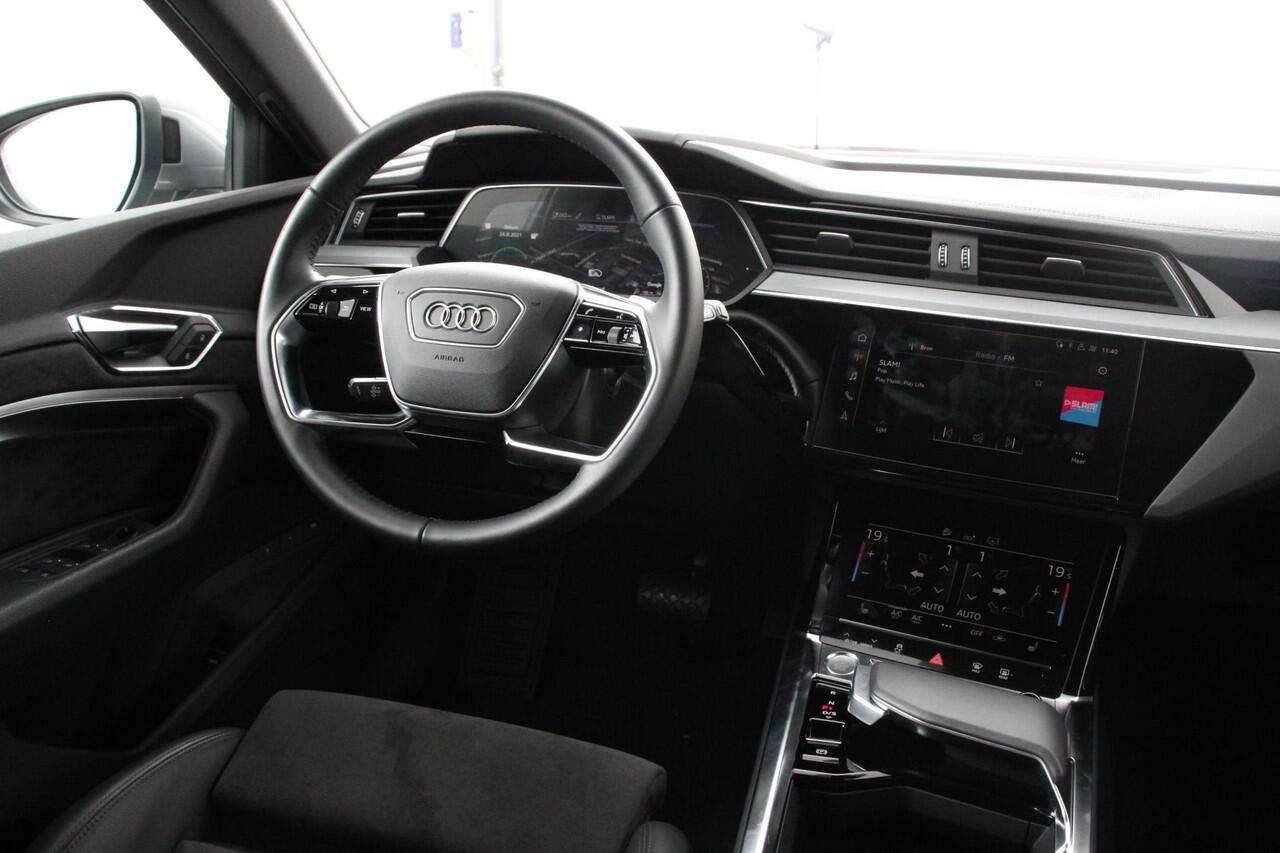Audi e-tron e-tron 55 quattro advanced Pro Line Plus 360pk! | Navigatie | Climate Control | Electrisch bedienbare achterklep | Camera | Alcantara