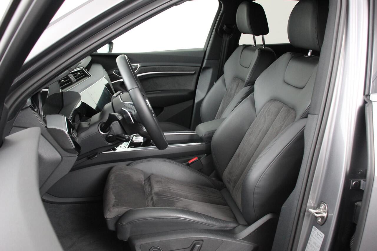 Audi e-tron e-tron 55 quattro advanced Pro Line Plus 360pk! | Navigatie | Climate Control | Electrisch bedienbare achterklep | Camera | Alcantara