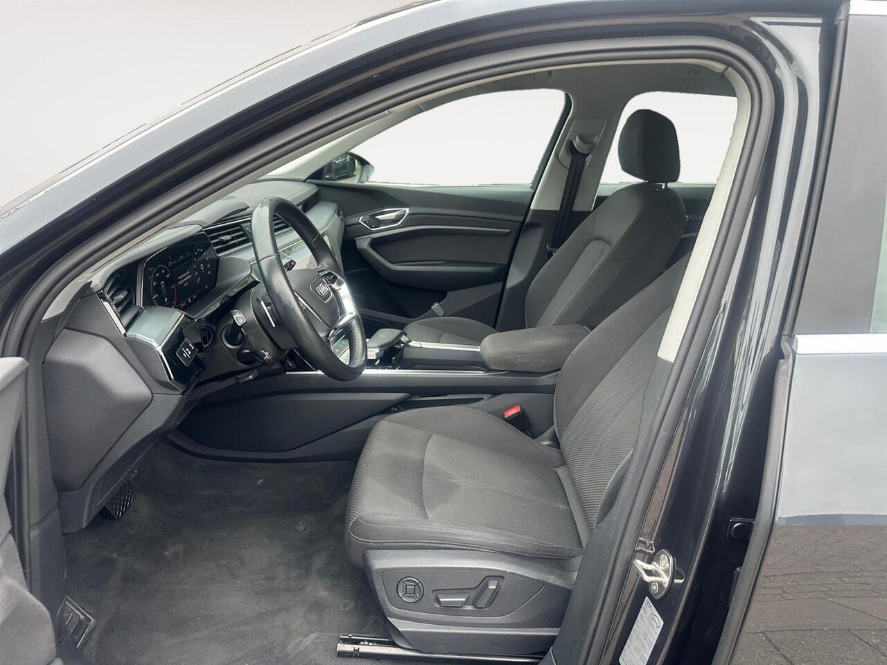 Audi e-tron e-tron 50 quattro Launch edition 71 kWh | 20 inch | Navigatie | Elec stoelen | PDC v+a | Cruise | Climate | LED | Elec Stoelen |