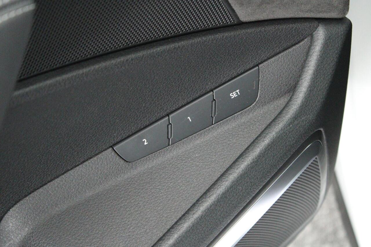 Audi e-tron e-tron 55 408pk quattro advanced 95 kWh SOH 91% Trekhaak 360Camera Cameraspiegels B&O Leder Keyless Head-Up Memory Panoramadak Navigatie