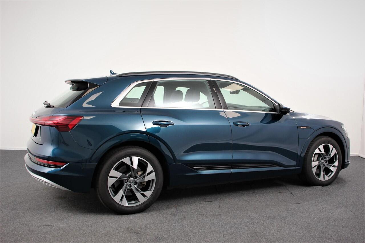 Audi e-tron e-tron 55 quattro | Navigatie | Climate Control | Alcantara | Camera | Electrisch bedienbare achterklep | Led | Cruise Control Adaptive |