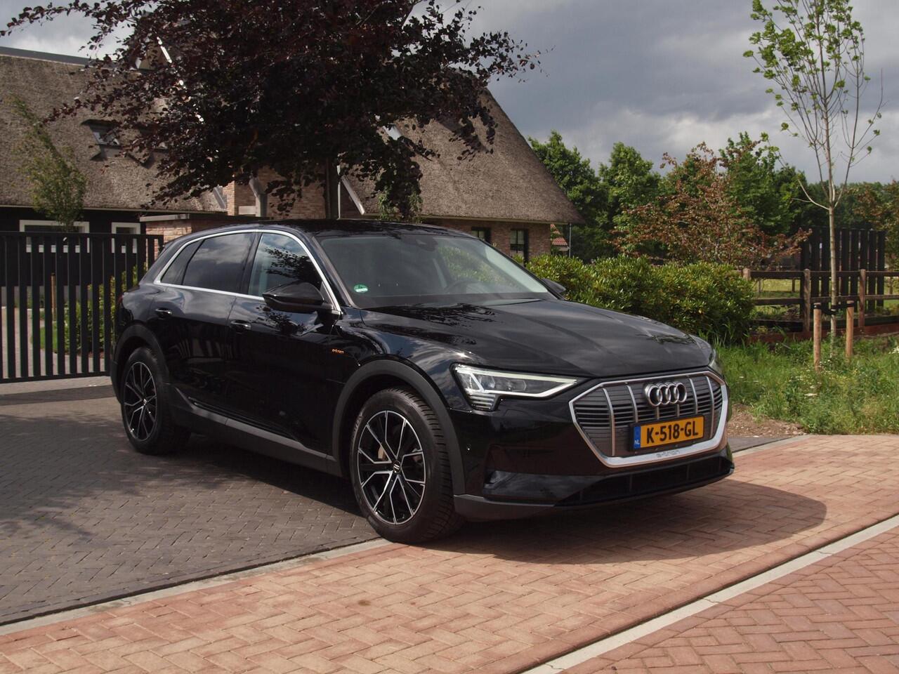 Audi e-tron 55 quattro edition 95 kWh | NL-Auto | Trekhaak | Parkeersensoren | DAB |