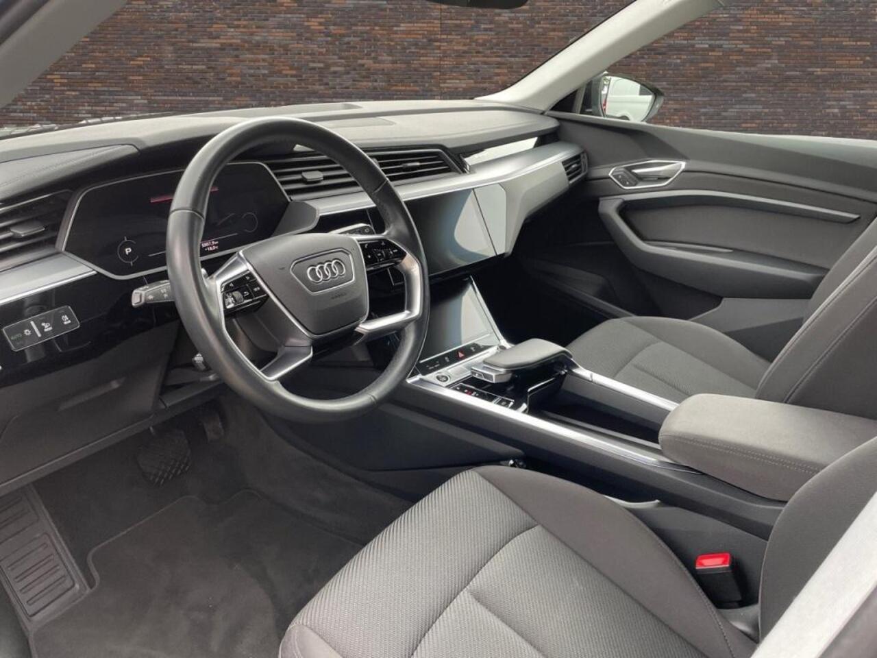 Audi e-tron 50 quattro ECC LMV NAVI TH Audi e-tron 50 quattro ECC LMV NAVI 2020