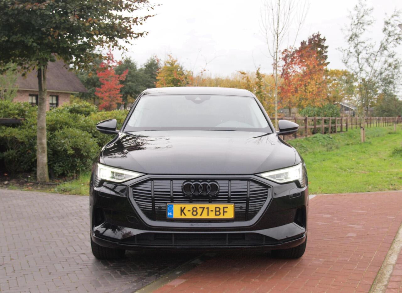 Audi e-tron Sportback 55 quattro edition 95 kWh | SOH 92% | DAB | Black Optic | Parkeersensoren | NL-Auto |