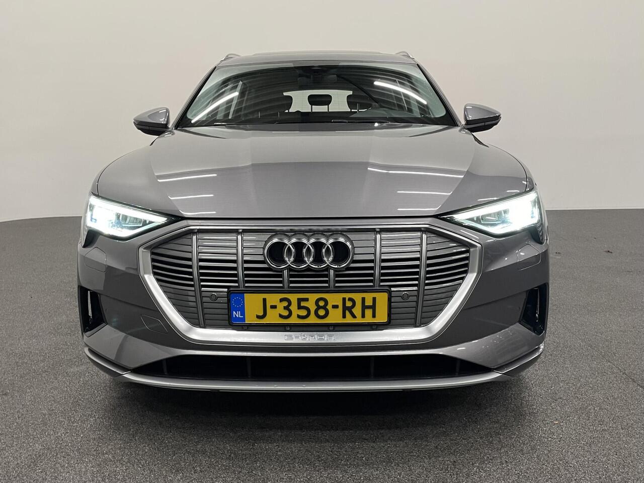 Audi e-tron e-tron 50 quattro Launch edition plus 71 kWh Panoramadak Navigatie Apple Carplay/Android Auto Parkeersensoren Adaptive Cruise Control Memory stoelen Leder Stoelverwarming Climate Control