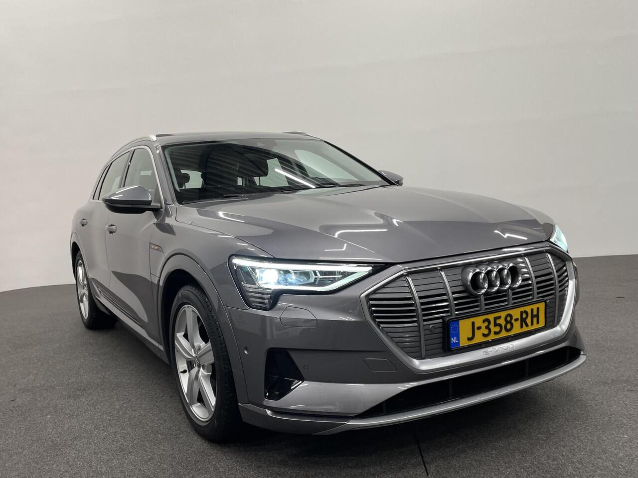 Audi e-tron e-tron 50 quattro Launch edition plus 71 kWh Panoramadak Navigatie Apple Carplay/Android Auto Parkeersensoren Adaptive Cruise Control Memory stoelen Leder Stoelverwarming Climate Control