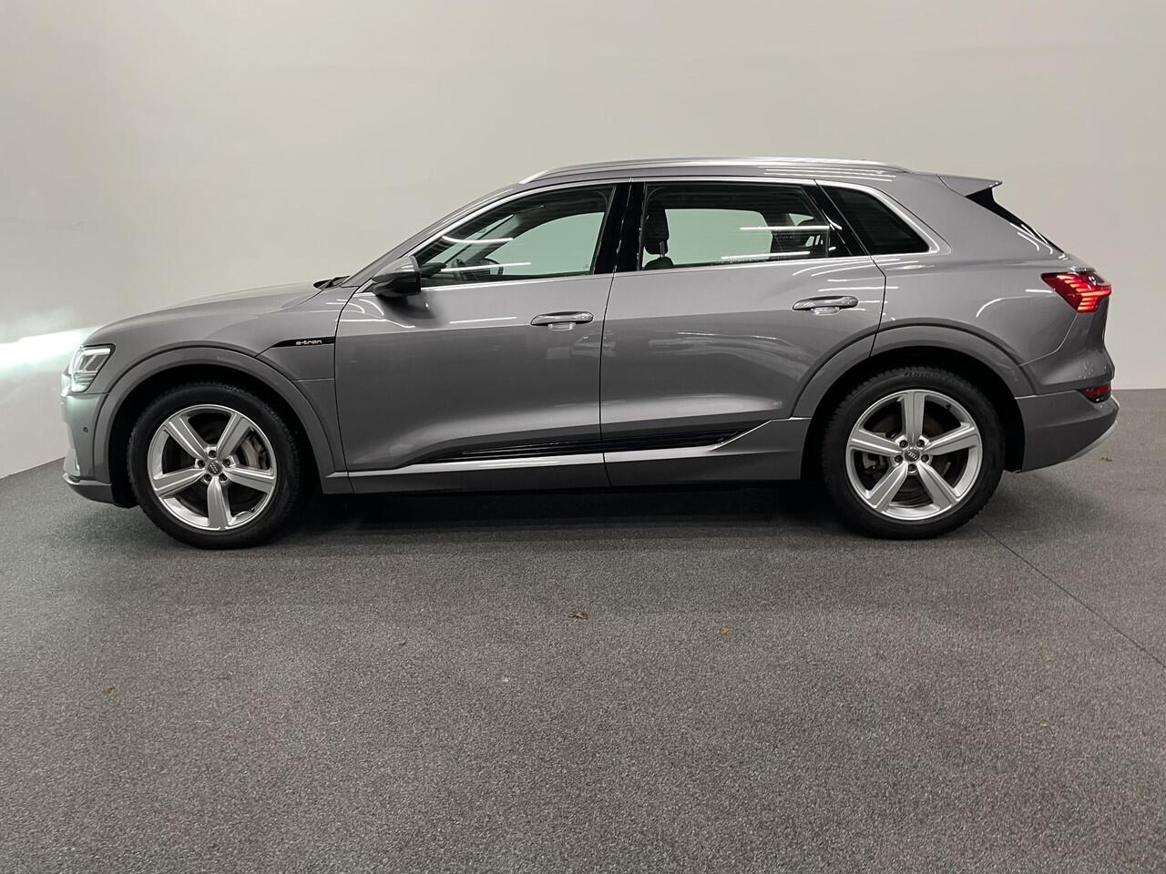 Audi e-tron e-tron 50 quattro Launch edition plus 71 kWh Panoramadak Navigatie Apple Carplay/Android Auto Parkeersensoren Adaptive Cruise Control Memory stoelen Leder Stoelverwarming Climate Control
