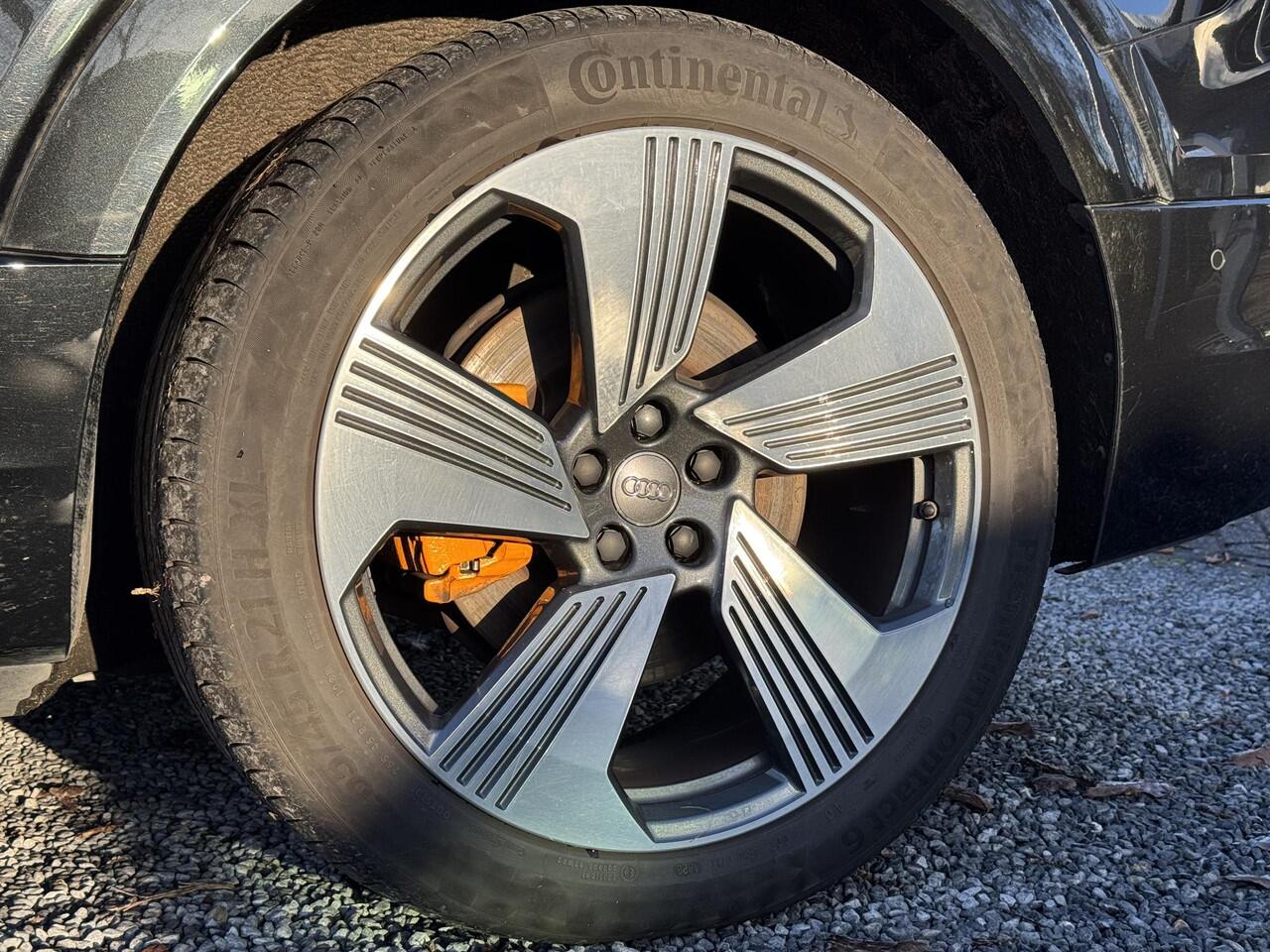 Audi e-tron e-tron 55 Quattro Advance S-Line 95 kWh (Trekhaak,Pano,Headup,360)