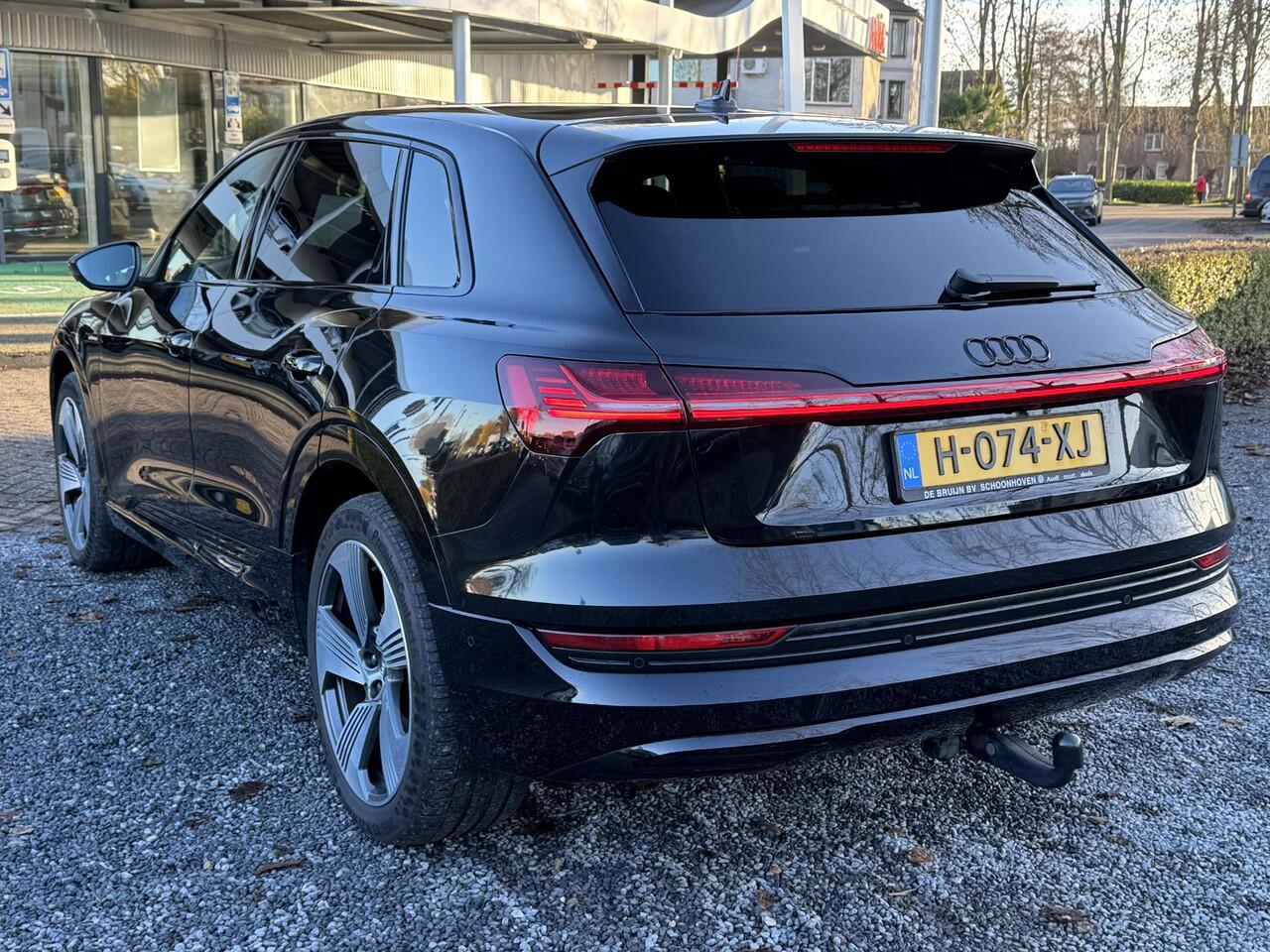 Audi e-tron e-tron 55 Quattro Advance S-Line 95 kWh (Trekhaak,Pano,Headup,360)