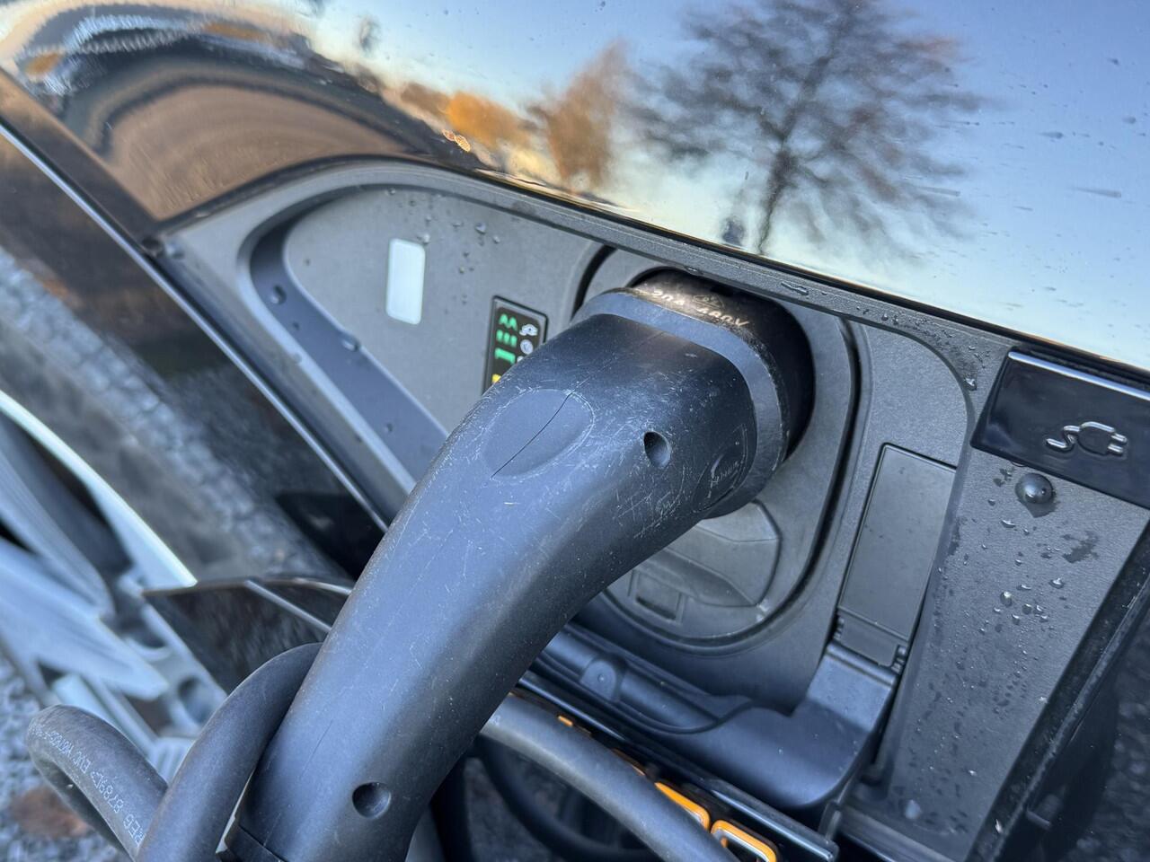 Audi e-tron e-tron 55 Quattro Advance S-Line 95 kWh (Trekhaak,Pano,Headup,360)