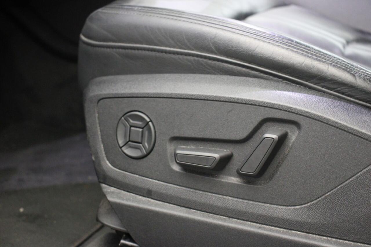 Audi e-tron 50 quattro Launch edition plus 71 kWh - Panorama, Carplay, Memory, Leer, Navi, Camera, Stoelverw. SOH 87%