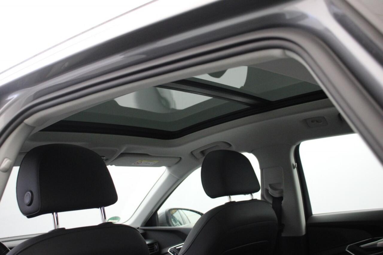 Audi e-tron 50 quattro Launch edition plus 71 kWh - Panorama, Carplay, Memory, Leer, Navi, Camera, Stoelverw. SOH 87%