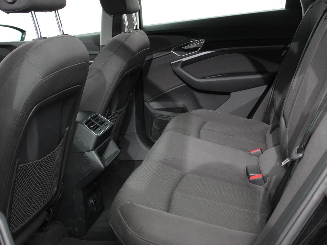 Audi e-tron 50 Quattro Launch edition | Navigatie | Luchtvering | Climate Control | Parkeer Sensoren | Lichtmetalen velgen | Cruise control | Digitale Cockpit | Electrisch bedienbare achterklep