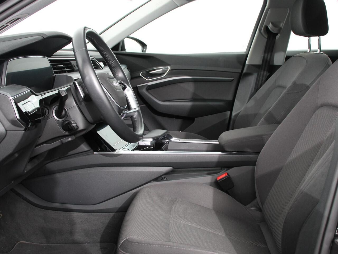 Audi e-tron 50 Quattro Launch edition | Navigatie | Luchtvering | Climate Control | Parkeer Sensoren | Lichtmetalen velgen | Cruise control | Digitale Cockpit | Electrisch bedienbare achterklep