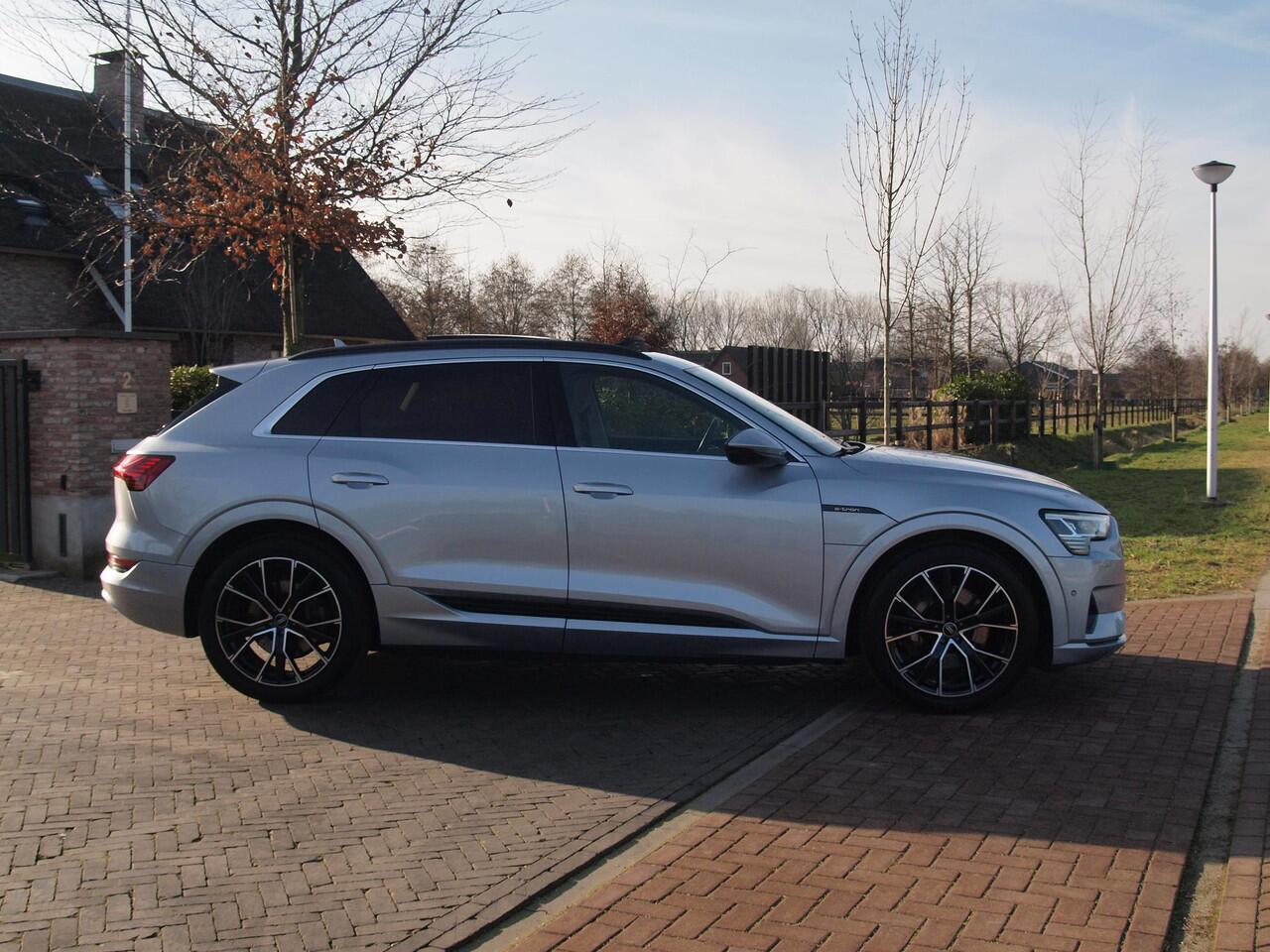 Audi e-tron 55 quattro Business edition Plus 95 kWh | SOH 96% | Panoramadak | Camera | Apple Carplay | Cruise Control |