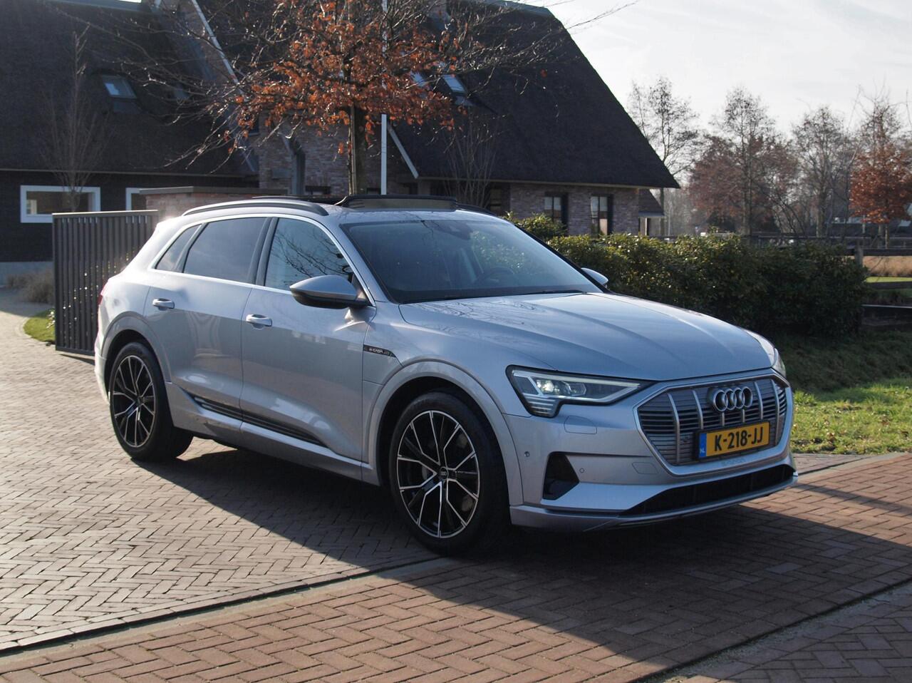 Audi e-tron 55 quattro Business edition Plus 95 kWh | SOH 96% | Panoramadak | Camera | Apple Carplay | Cruise Control |