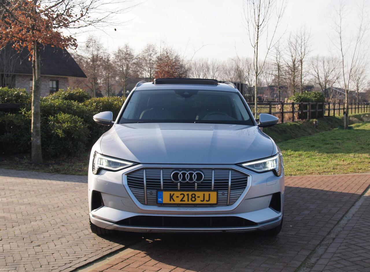 Audi e-tron 55 quattro Business edition Plus 95 kWh | SOH 96% | Panoramadak | Camera | Apple Carplay | Cruise Control |