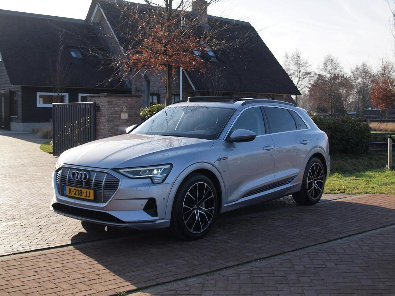 Audi e-tron 55 quattro Business edition Plus 95 kWh | SOH 96% | Panoramadak | Camera | Apple Carplay | Cruise Control |