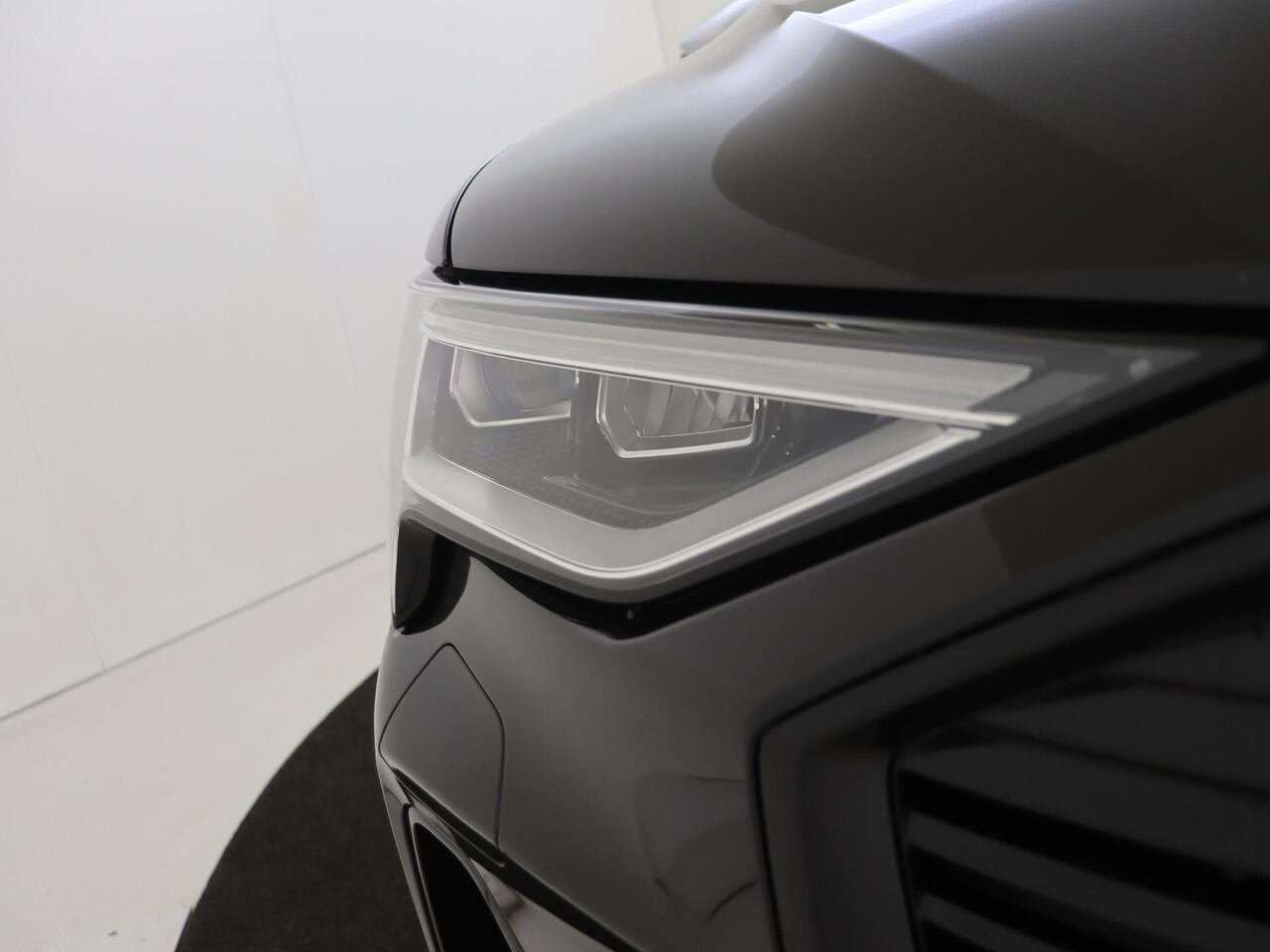 Audi e-tron Sportback S quattro 95 kWh | Panoramadak | Luchtvering | Leder bekleding 'Valcona' | Bang & Olufsen | 360 camera | LED matrix verlichting | Adaptieve cruise control |