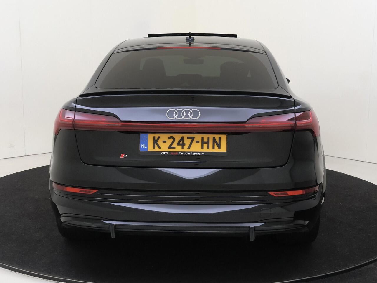 Audi e-tron Sportback S quattro 95 kWh | Panoramadak | Luchtvering | Leder bekleding 'Valcona' | Bang & Olufsen | 360 camera | LED matrix verlichting | Adaptieve cruise control |