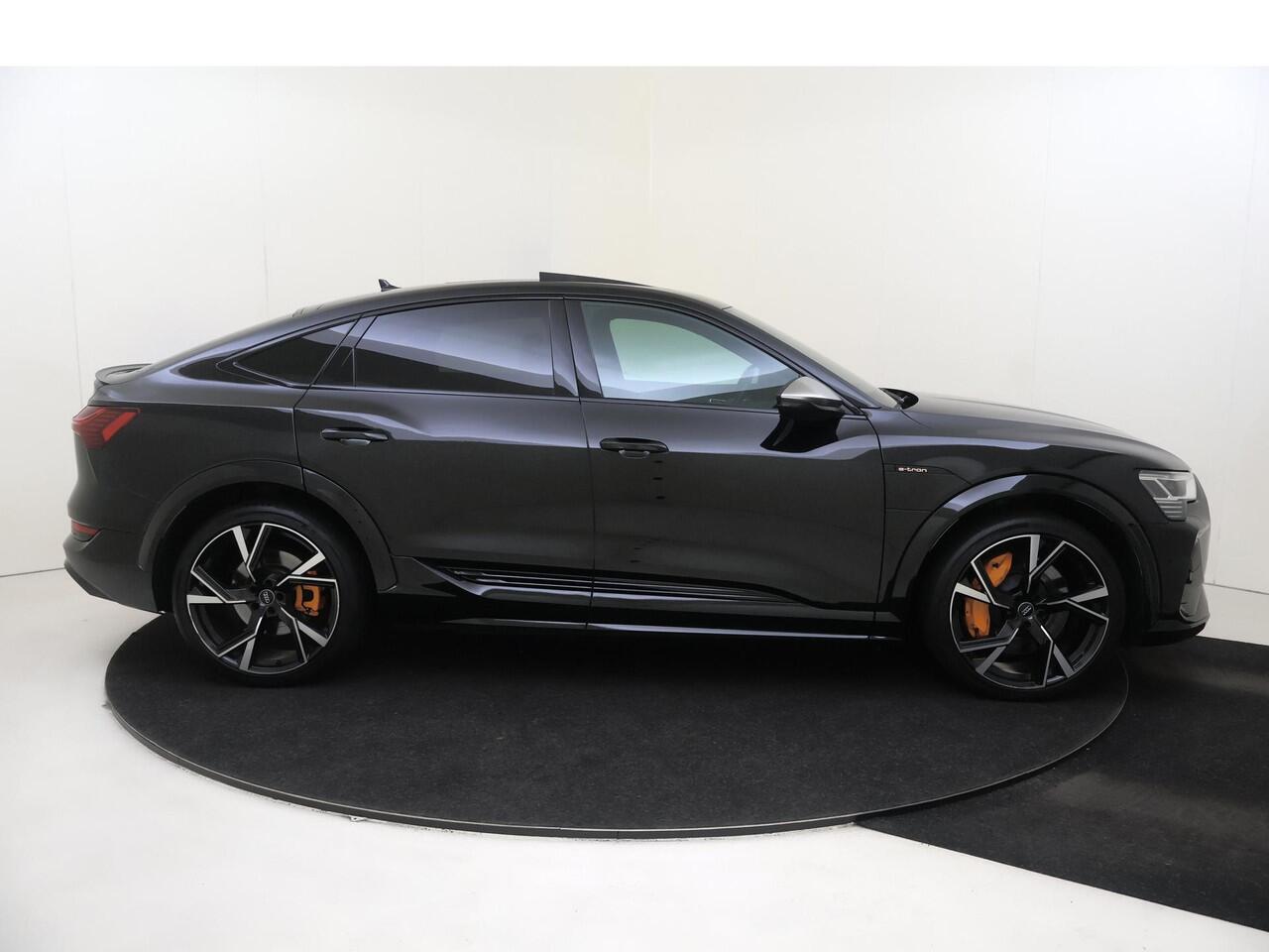 Audi e-tron Sportback S quattro 95 kWh | Panoramadak | Luchtvering | Leder bekleding 'Valcona' | Bang & Olufsen | 360 camera | LED matrix verlichting | Adaptieve cruise control |