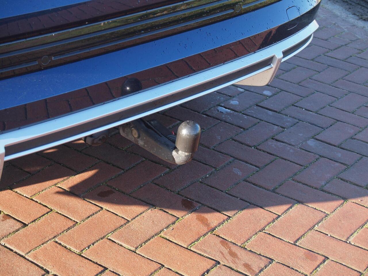 Audi e-tron 55 quattro S edition 95 kWh | SOH 95% | S-Line | Panoramadak | Trekhaak | Apple Carplay | Cruise Control | Parkeersensoren |