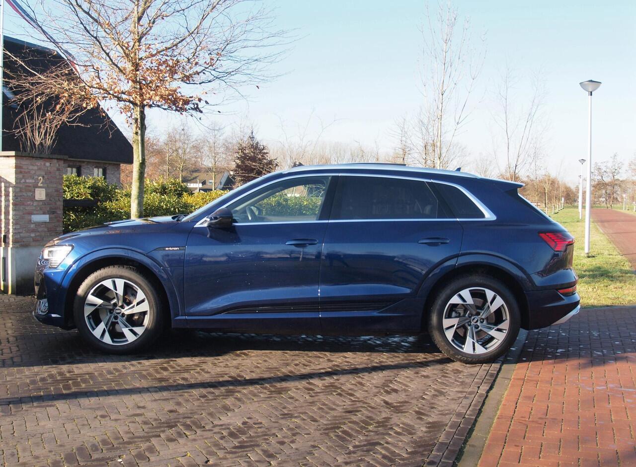 Audi e-tron 55 quattro S edition 95 kWh | SOH 95% | S-Line | Panoramadak | Trekhaak | Apple Carplay | Cruise Control | Parkeersensoren |