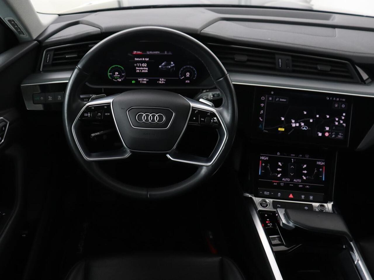 Audi e-tron 55 quattro edition 95kWh | SOH 92% | Leder | Carplay | Trekhaak | Virtual Cockpit | Navigatie | Luchtvering | Parkeerhulp | Audi Sound | Cruise control