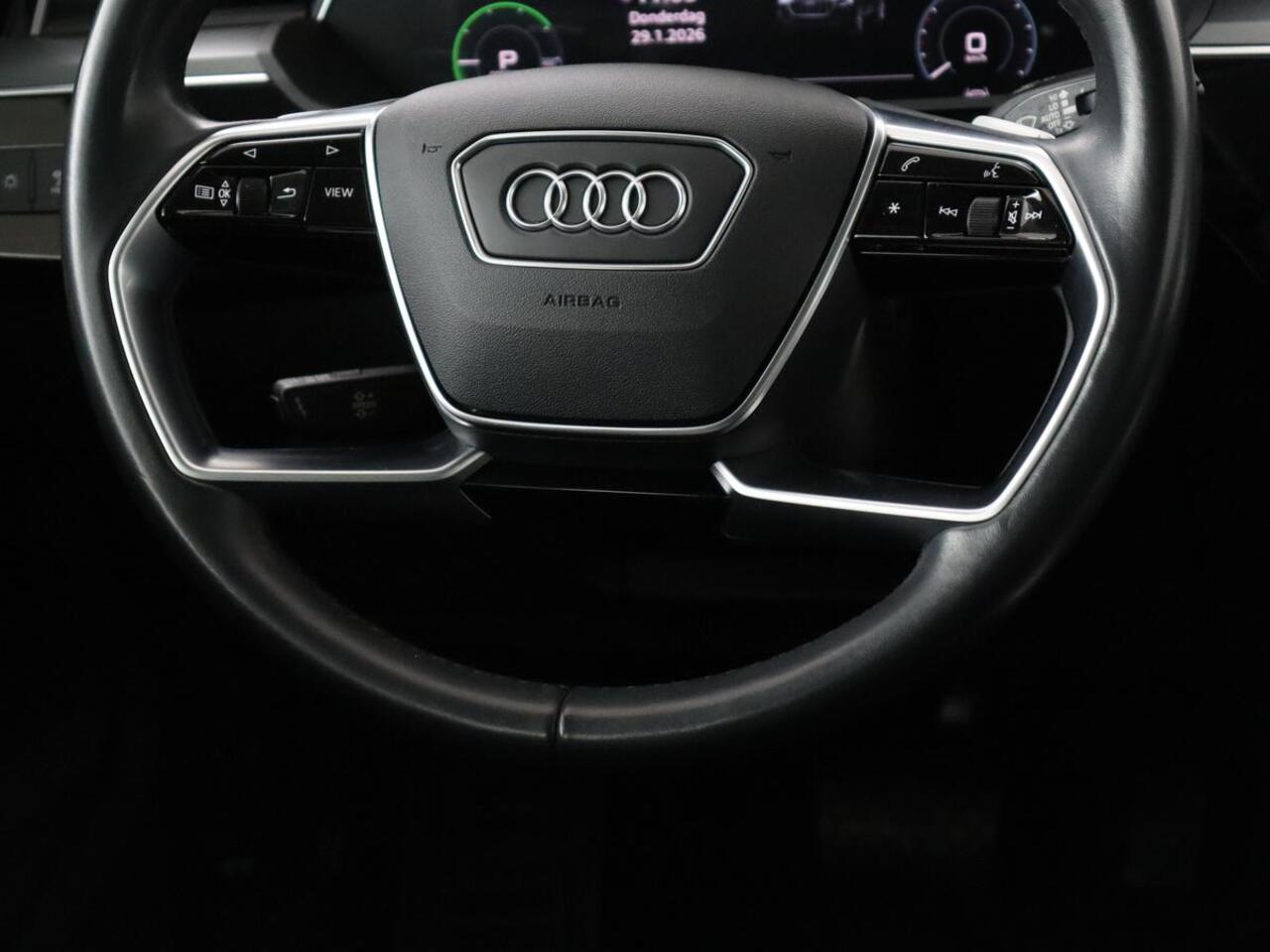 Audi e-tron 55 quattro edition 95kWh | SOH 92% | Leder | Carplay | Trekhaak | Virtual Cockpit | Navigatie | Luchtvering | Parkeerhulp | Audi Sound | Cruise control