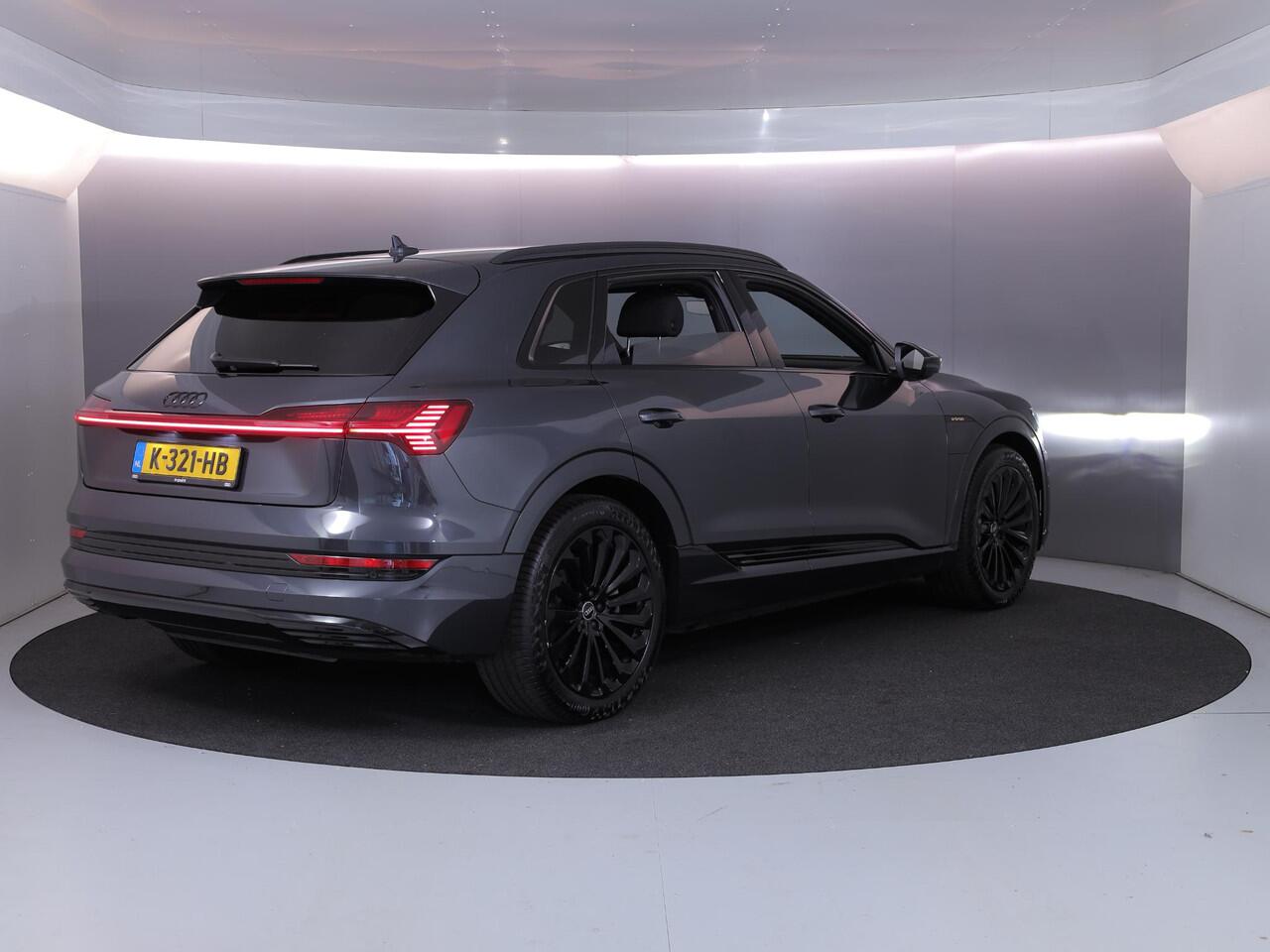 Audi e-tron 55 quattro Business edition 95 kWh 408pk | Elektrische verstelbare voorstoelen | Trekhaak| 21 inch lichtmetalen velgen |