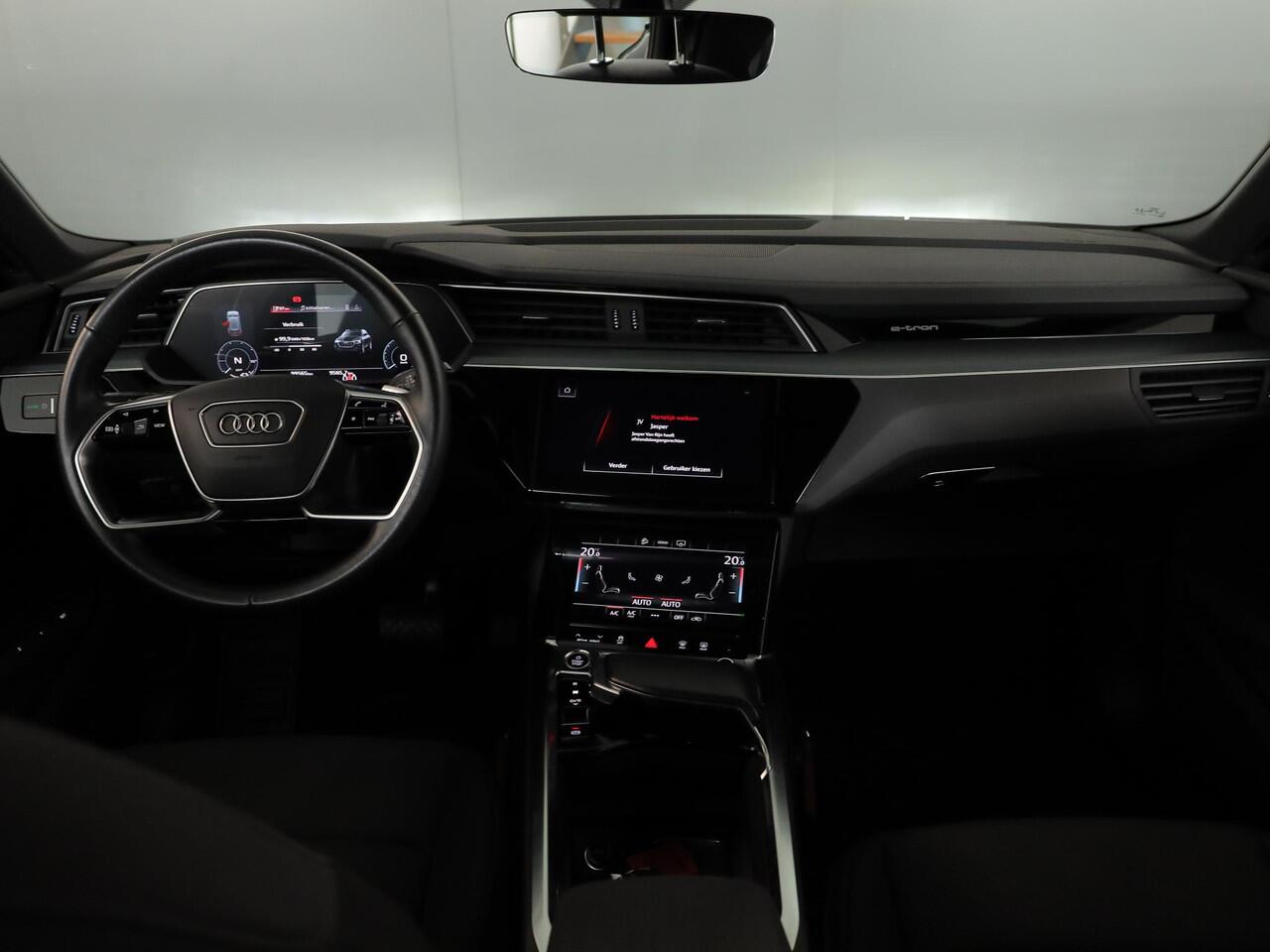 Audi e-tron 55 quattro Business edition 95 kWh 408pk | Elektrische verstelbare voorstoelen | Trekhaak| 21 inch lichtmetalen velgen |