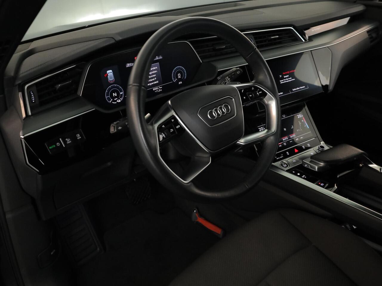 Audi e-tron 55 quattro Business edition 95 kWh 408pk | Elektrische verstelbare voorstoelen | Trekhaak| 21 inch lichtmetalen velgen |