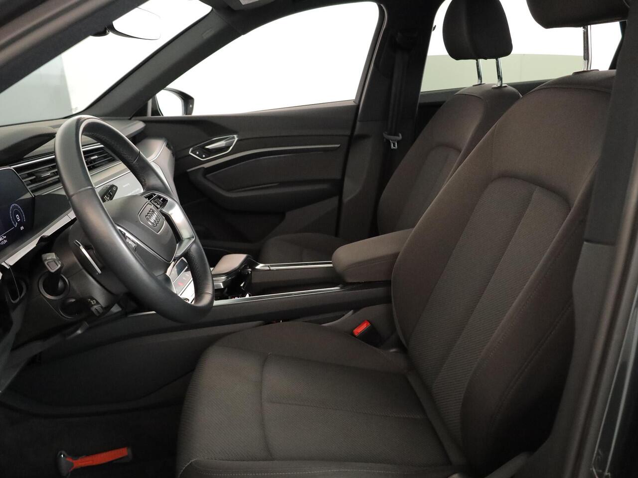 Audi e-tron 55 quattro Business edition 95 kWh 408pk | Elektrische verstelbare voorstoelen | Trekhaak| 21 inch lichtmetalen velgen |