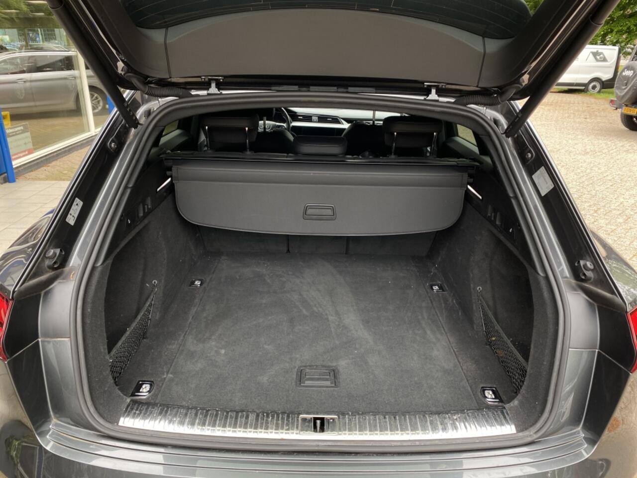 Audi e-tron 55 quattro S ed 95