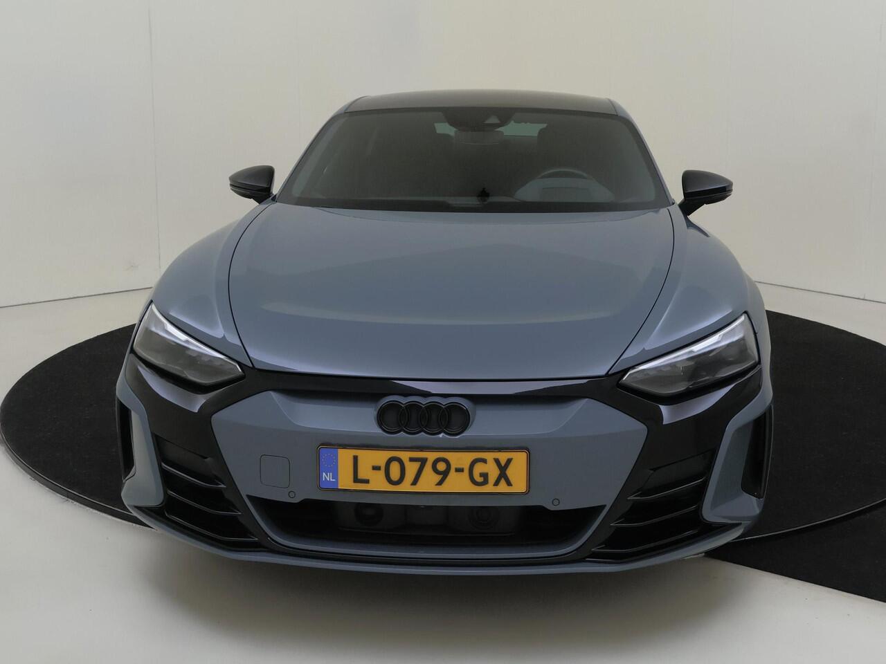 Audi e-tron GT RS 93 kWh | Carbon pakket in- en exterieur | 360 camera | Luchtvering | Stoelventilatie voor | Bang & Olufsen | Lederen bekleding | LED matrix verlichting |