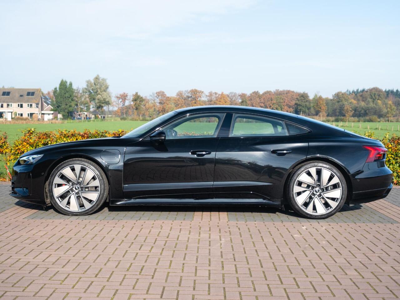 Audi e-tron GT RS 93 kWh 598pk | Volleder Exclusive | 21"| Panodak | Stoelkoeling en Verw | Etc..