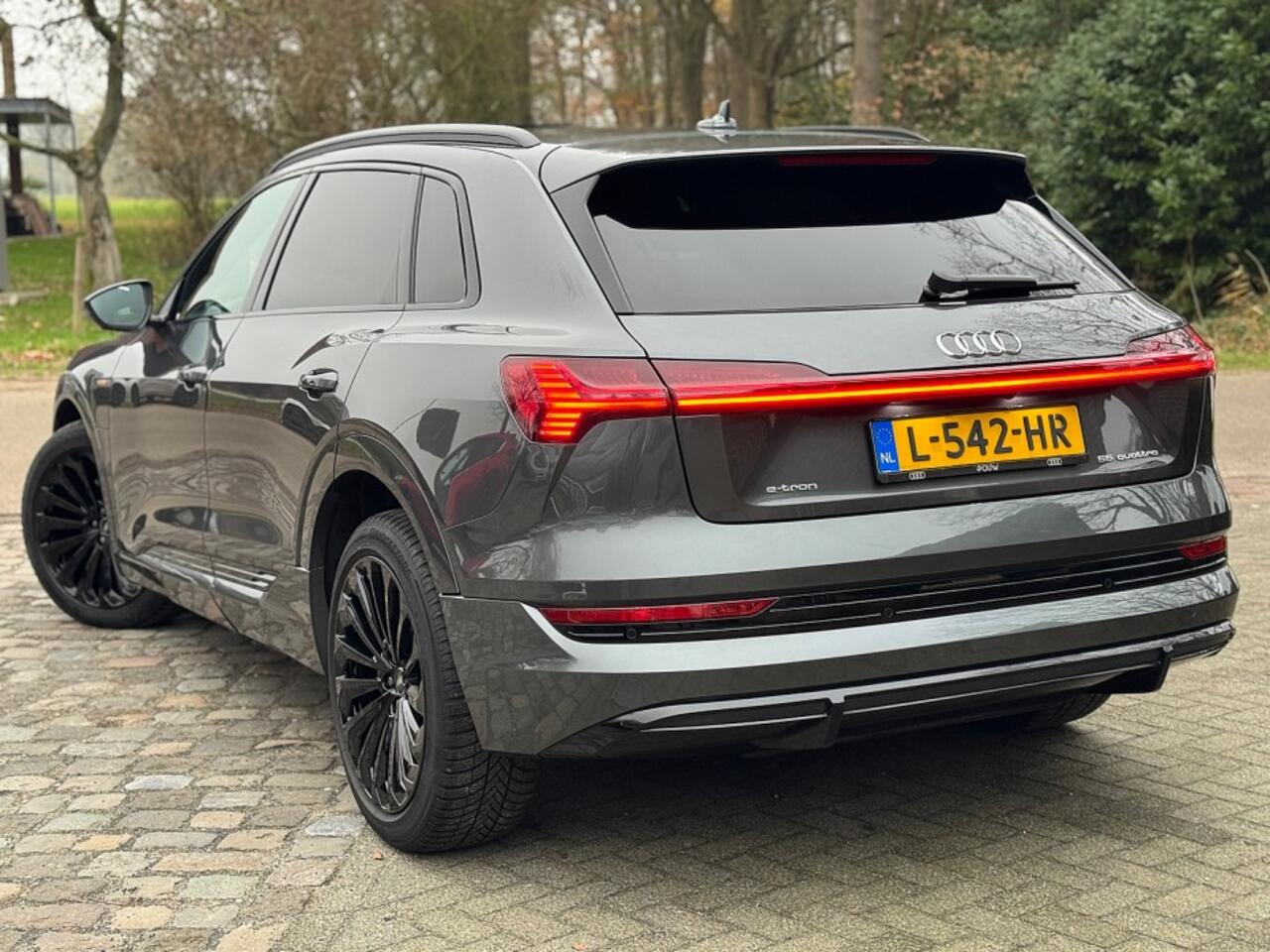 Audi e-tron 55 quattro S-line 95 kWh|PANO|LEER|BLACK|