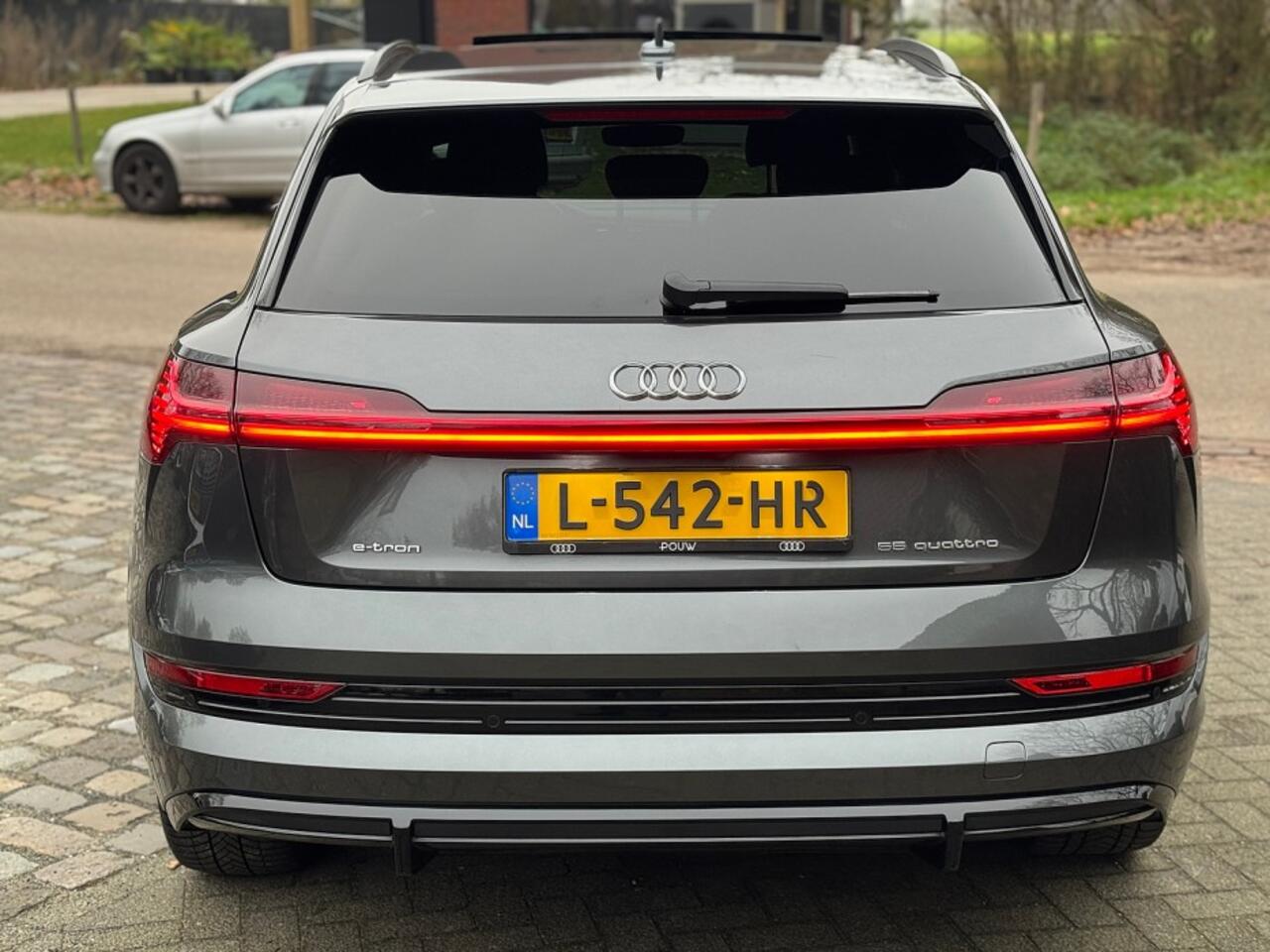 Audi e-tron 55 quattro S-line 95 kWh|PANO|LEER|BLACK|