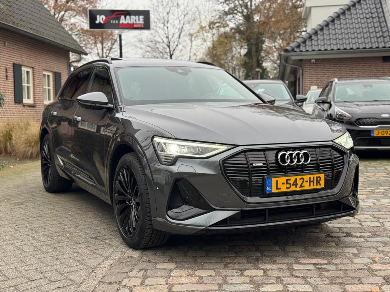 Audi e-tron 55 quattro S-line 95 kWh|PANO|LEER|BLACK|