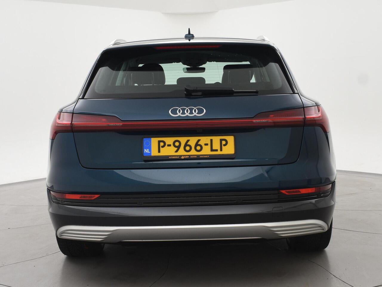 Audi e-tron 55 QUATTRO 95 kWh + TREKHAAK | NACHTZICHT | LUCHTVERING | HEAD-UP | ADAPTIVE CRUISE CONTROL