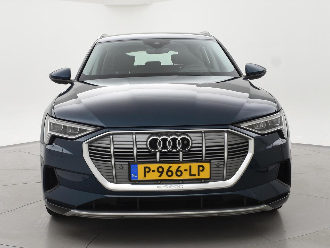 Audi e-tron 55 QUATTRO 95 kWh + TREKHAAK | NACHTZICHT | LUCHTVERING | HEAD-UP | ADAPTIVE CRUISE CONTROL