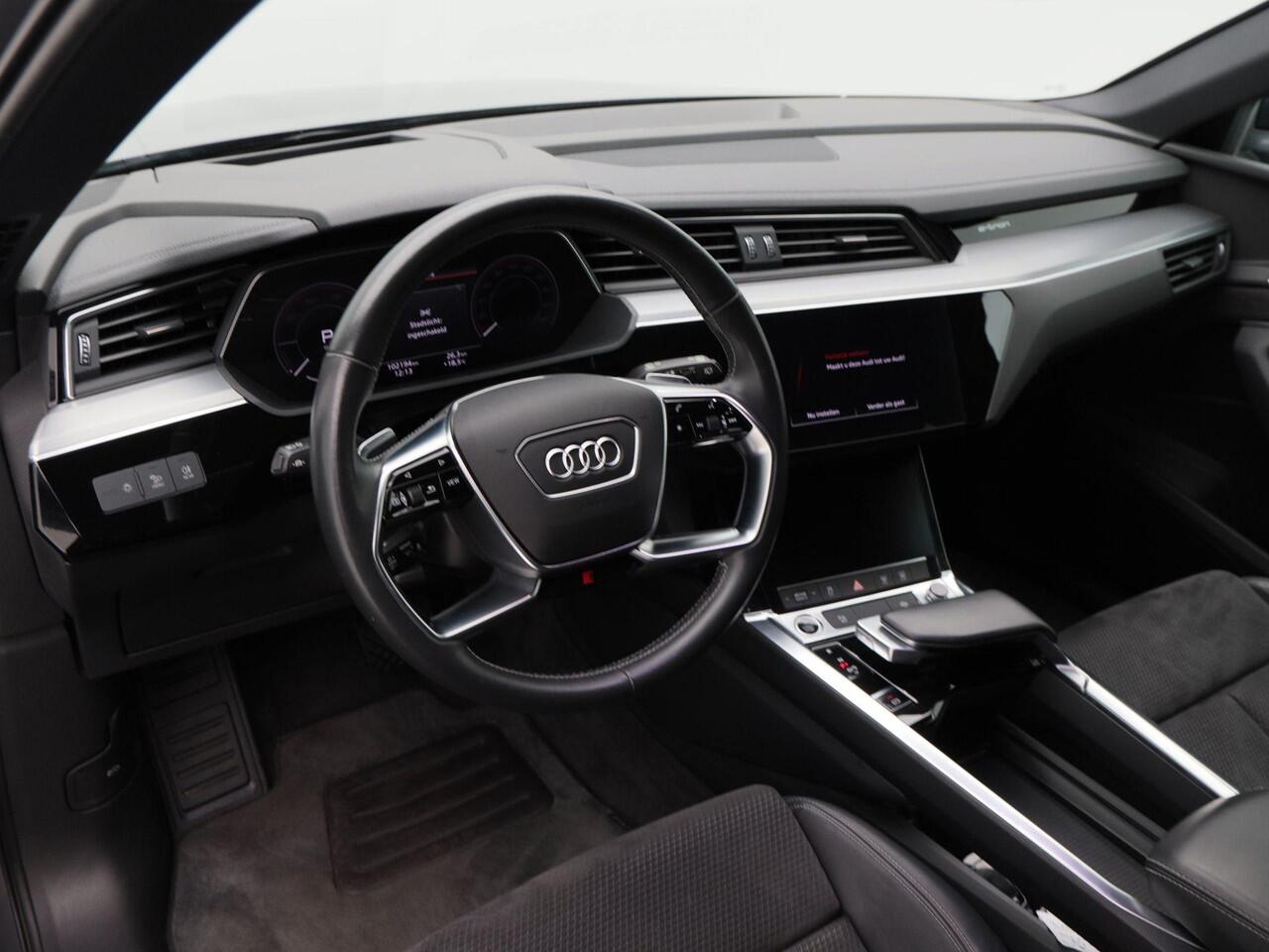 Audi e-tron 55 quattro Business edition Plus 95 kWh 409 Pk | Afneembare Trekhaak | Head-Up Display | Stoelverwarming voor & achter | 4-Zone Airco | 21 Inch