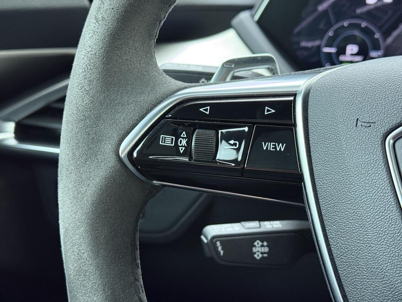 Audi e-tron GT RS 93 kWh | 598 PK | Panoramadak | Top view 360° camera | 21" LM velgen | Luchtvering | Voorstoelen verwarmd | Sportstoelen |